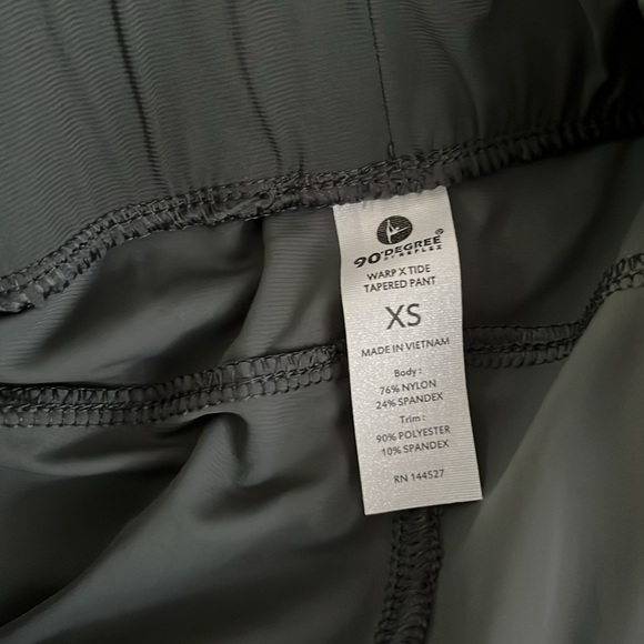 Taper ankle pants from 90 Degree - Picture 4 of 4